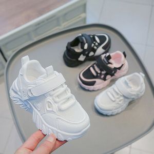 Barn sportskor vår höst barn sneakers ventilera pojkar sportskor mode tecknad mesh skarvflickor löpskor mjuk sulad baby sport småbarnsko