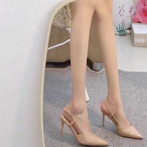 Chic tacchi alti per donna sandalo estivo donna nuovo stile sandali freddi design di nicchia moda in pelle scarpe singole 240228