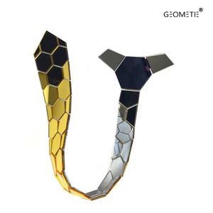 Wendespiegel-Krawatte, goldfarben und einseitig silberfarben, edle Sechsecke, Geschenk für Liebhaber, glänzende Acryl-Krawatten, schlankes Krawattenklammer-Set 201027231x