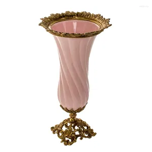 Vasi Romantico Vaso di design a tazza rosa Decorazione antica di lusso per la casa in porcellana di design in ceramica con supporto in rame per matrimonio