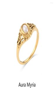 Обручальные кольца, водонепроницаемые, на палец из нержавеющей стали, элегантные ювелирные изделия, полый золотой натуральный пресноводный жемчуг для женщин, Bands1202580