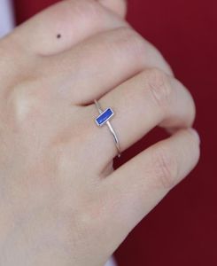 Bröllopsringar 925 Sterling Silver Delicate Engagement Dark Blue Turquoises Stone Trendy Ring for Women Baguette Geometric Simple J1214354
