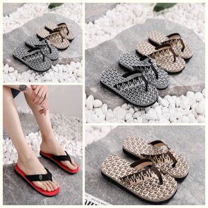 2024 New Style Gai Womens Sandals 여성 슬리퍼 패션 플로럴 슬리퍼 고무 아파트 샌들 여름 해변 신발 저렴한 가격 39-45