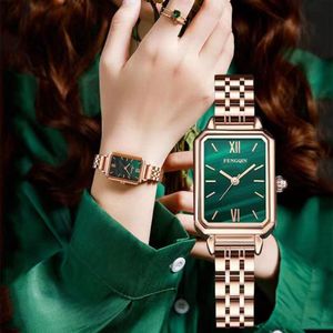 Designers Classic Luxury Square Dial Delledesigner Silicone Quartz Womens Watches Women Couples Rostfritt stål Vattentätt Fashion281D