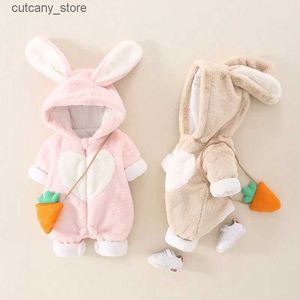 Jumpsuits 2024 Baby Rompers Winter Fleece Jackets for Baby Girls Fashion Cute Hooded Thicken Coat Newborn Warm Jumpsuit Children Outerwear L240307