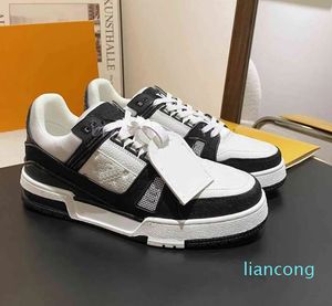 أحذية غير رسمية مسطحة منصة الأحذية الرياضية Canvas Denim Trainer Classic Leather Sneaker رسالة طباعة مع مربع