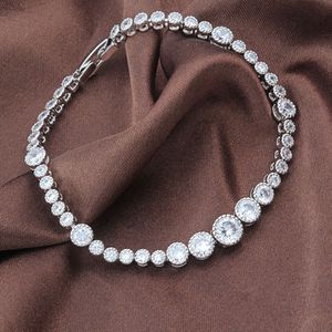 Romantische, hochwertige Tennisarmbänder mit kubischem Zirkonia-Kristall im Rundschliff für die Brauthochzeit