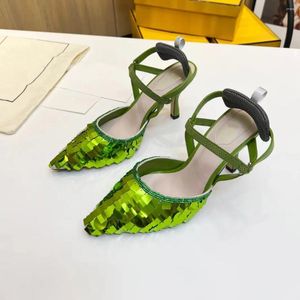 2024 800 OUT SANDALS HOLLOW SLINGBACKS PAISTY TOE WOMEN HIGH HELS CRYSTALサイズ35-42レディースウェディングブライダルドレスシューズ夏