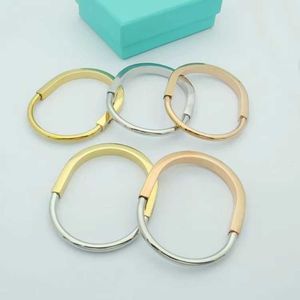 Hot tiffay bracciale in acciaio a forma di ferro di cavallo in titanio gioielli in oro rosa 8QT4