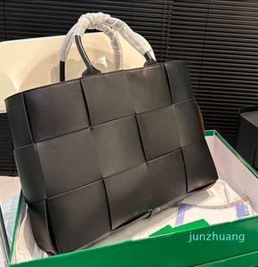 2024 Totes Handbags designer handbag luxury beach tote bag fashion basket With Mini Pouch Leather Woman Men