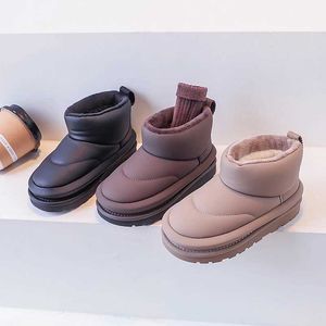 Botas 2023 inverno novas botas de neve infantis moda casual meninos botas de algodão à prova dwaterproof água e quentes sapatos para meninas 1-15 anos de idade l2401l2402