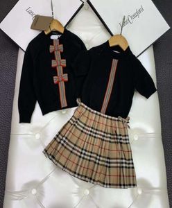 女の赤ちゃんの服は黒い色の冬の暖かい服をセータードレスコットンマテリアルキッドファッション幼児安い服ブティックガールセット8747473