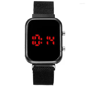 Relógios de pulso Trending Produtos Moda Banda de Aço Inoxidável Mulheres Led Relógios Digitais Homem Relógio de Pulso Eletrônico Relogio Relógio Magnético