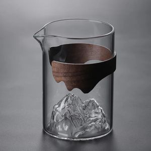 Brocca per il latte in vetro giapponese Articoli per il caffè Kung Fu cinese Set da tè Accessorio Chahai Creativo Tè di montagna Devider Fair Cup Pitcher 240220