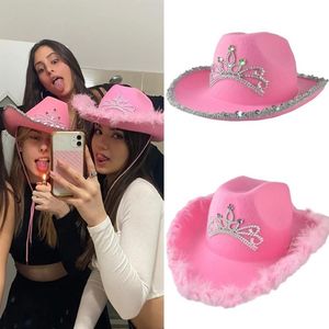 Geniş Memlu Şapkalar 2022 Batı Stil Pembe Kovboy Şapkası Tiara Cowgirl Kapağı Kadınlar için Doğum Günü Kostümü Party308z