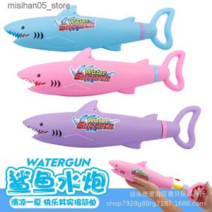 Sand Play Water Fun New Childrens Toys High Pressure Pull Cartoon Shark Summer Beach Drifting Water Spray Gun Q240307