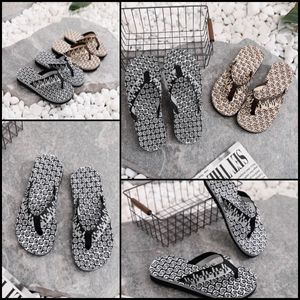 2024 gai womens sandals da donna pantofole alla moda floreale sandali in gomma sandali scarpe da spiaggia estiva