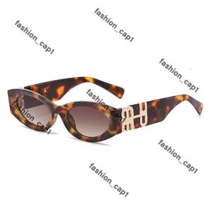 Mui Mui SunglassesデザイナーサングラスMiuity Miu SunglassesパーソナリティミラーレッグメタルデザインマルチカラーブランドMiui Glasses Muimui Sunglasses 450