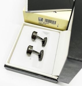 LM01 z pudełkiem projektant biżuterii Mankiety Mankiety Wysokiej jakości luksusowe spinki do mankietów Whole 2857220