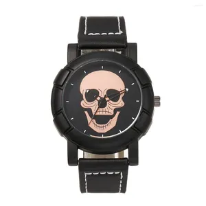 Relógios de pulso Cross-border de alta qualidade Skull Gun Black Series Masculino Business Quartz Belt Watch Atacado