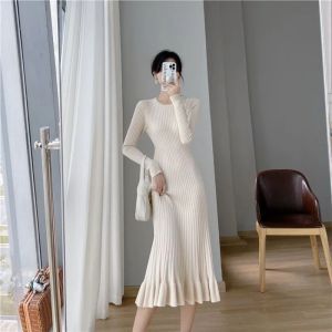 女性のためのドレスドレスを覆うミディフォーマル服ソリッドウーマンドレス膝の長さ黒い白いかぎ針編みトレンディな韓国のファッションニット