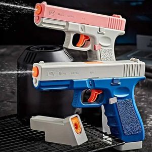 Zabawki Gun 1PC Kreatywne ręczne woda strzelająca do strzelania do dzieci dla dzieci letnie gry na świeżym powietrzu YQ240307