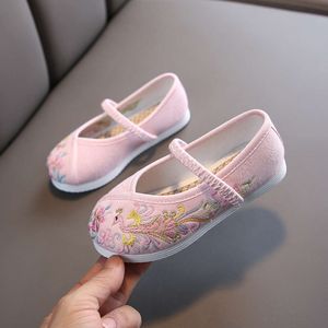 Hanfu handgemachte Mädchen bestickte Schuhe Kinder alte Peking Stoffschuhe Tanzschuhe Ethno-Stil Studenten führen Schuhe auf