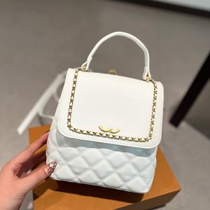 Ryggsäck utsökt kedjedesign stilfull kvinnors axelväska läder diamant guld hårdvara metall lås lyx handväska matelasse kedja crossbody väskor makeup väskor