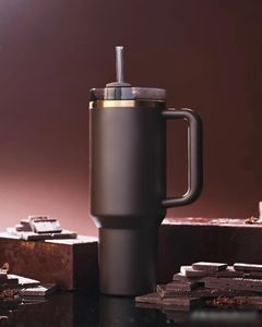 Magazzino USA 30oz/40oz marrone scuro cioccolato placcato oro verniciato a polvere inciso al laser isolato Quencher tumbler bottiglia d'acqua thermos tazza da viaggio con cannuccia