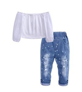 Moda Çocuklar Giyim Setleri Bebek Kapalı Omuz mahsulü Üstleri Beyaz Delik Denim Pant Jean Head Band 2pcs Toddler Çocuk Giyim S2242775