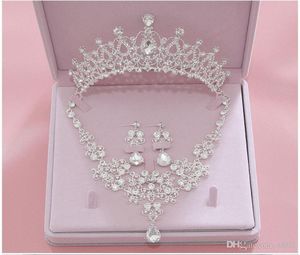 Brudtillbehör 2019 Silver Crystal Bridal smycken sätter halsbandörhängen krona bröllop smycken tillbehör julklapp7389618