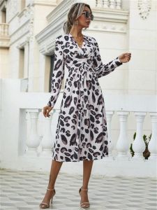 Vestido 2023 Novas mulheres estampas de leopardo botão de trajes longos de moda e vestido da América para mulheres Drop Drop Shipp