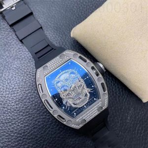 Męski luksus zegarek wydrążony w czaszce Diamond Srebrny zegarek osobowość Montre Luxe Square Square Automatyczna ręka na rękę Silver Blue Band Melomical Ruch SB057 C4