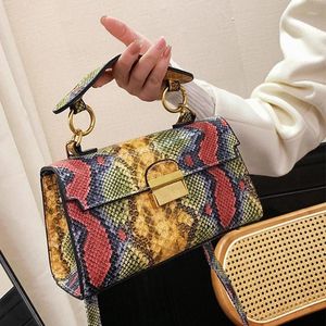 Bolsas de ombro luxo para mulheres 2024 designer bolsa moda cobra couro crossbody viagem mensageiro