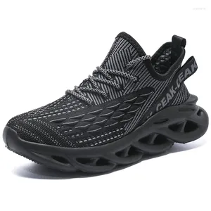 Casual Shoes Wienjee 2024 Mesh Men Summer Breattable Sneakers Bekväma lätta promenadskor Male Running Sport