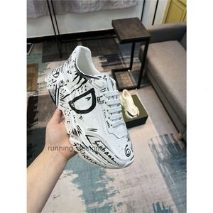 Daymaster Handpainted Luxury Graffiti Designer Sneakers Shoes Best Quality Leather Trainers Sneaker 4PQJ