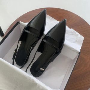 Sandalet yaz katı basit kadın ayakkabılar inek derisi deri sivri uçlu düz modern slingback sığ ağız sanalyas feminino