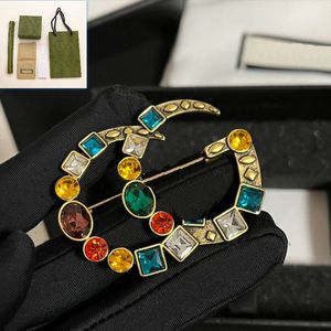 Vintage Luxury Letter Diamond Brooch Classic Women Charm Pins Luxury Style Spring Boutique Brooch Birthday Wedding Girl Clothing Brooches With Box Jewelry