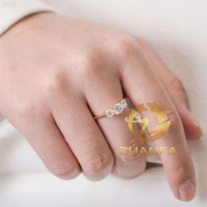 Trendig 18k förlovningsring guld diamant kluster moissanite diamant ring anpassad isedout moissanite bröllop band pass diamanttest