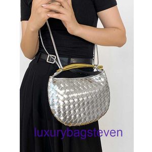 Brand Bottgs's Vents's Sardine Tote Bags for Women Online Shop Handhållen Dumpling Bag Womens Small Silver Woven Design Crossbody Cloud Half Moon med riktig logotyp