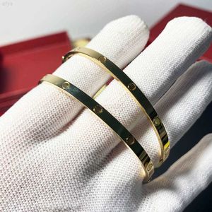 Cgb097 Bangle Solid 18k Gold Bracelet 16.5 Grams 3.65mm Width Pure Au750 Screwdriver Love Bangle Couple for and Men 240308