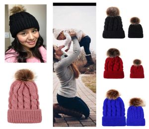 9 cores malha gorros de inverno crochê chapéus crianças adultos família combinando headwear moda crânio boné com grande pom pele b7600486