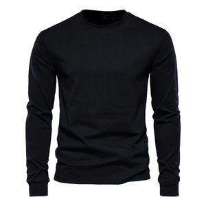 Enkelhet fast färg långärmad t -shirt mode bomullsmän t skjortor casual oneck unisex topps fitness run sport pullover 240227