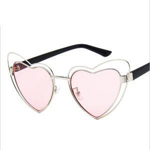Moda kalp güneş gözlüğü kadınlar için benzersiz kedi göz güneş gözlüğü kırmızı pembe kalp şekli şeker renk gündelik gözlükler UV4002592