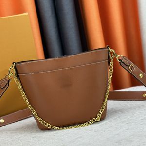 Luxurys designer bolsa de couro moda metal corrente feminina ombro crossbody sacos m24006