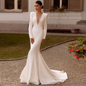 Semplici abiti da sposa a sirena in avorio Cristalli con perline trasparenti con scollo a V maniche lunghe Abiti da sposa in raso eleganti Sweep Train Abito da ricevimento sposa 2024