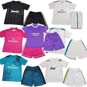 11 12 Real Madrids Santos Kinder Retro-Fußballtrikots Finale Fußballtrikot BENZEMA SEEDORF CARLOS RONALDO KAKA 16 17 18 ZIDANE RAUL Vintage FIGO Kinderset