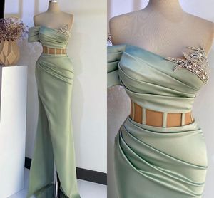 Sexig Mint Green Mermaid Prom Dresses Long For Black Women One Shoulder Draped Veck Golvlängd Formell Wear Evening Party Birthday Pageant Special Tillfällen Klänningar