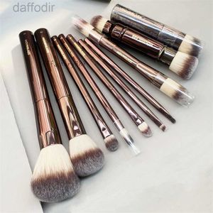 Makeup Brushes Hourglass Makeup Brushes Set - 10-pcs Powder Blush Eyeshadow Crease Concealer eyeLiner Smudger Dark-Bronze Metal Handle Cosmetics Tools 240308