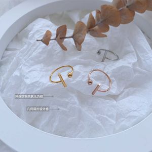 Giappone e Corea del Sud ins anello del vento semplice anello di apertura a forma di T acciaio al titanio anello indice in oro 18 carati anello per amanti anello coda